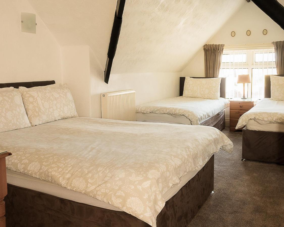 Crescent Lodge Guest House Γουίτμπι Δωμάτιο φωτογραφία