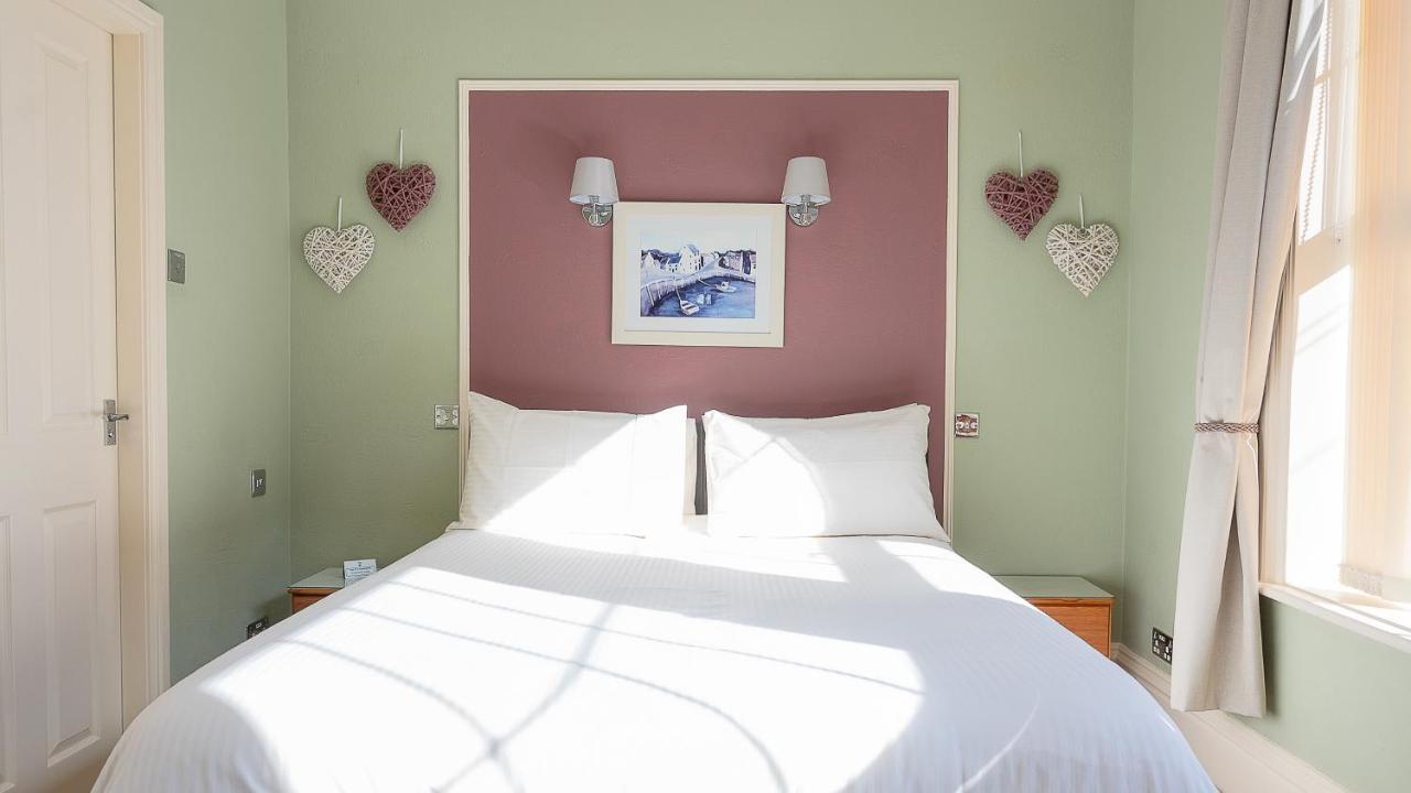 Crescent Lodge Guest House Γουίτμπι Δωμάτιο φωτογραφία