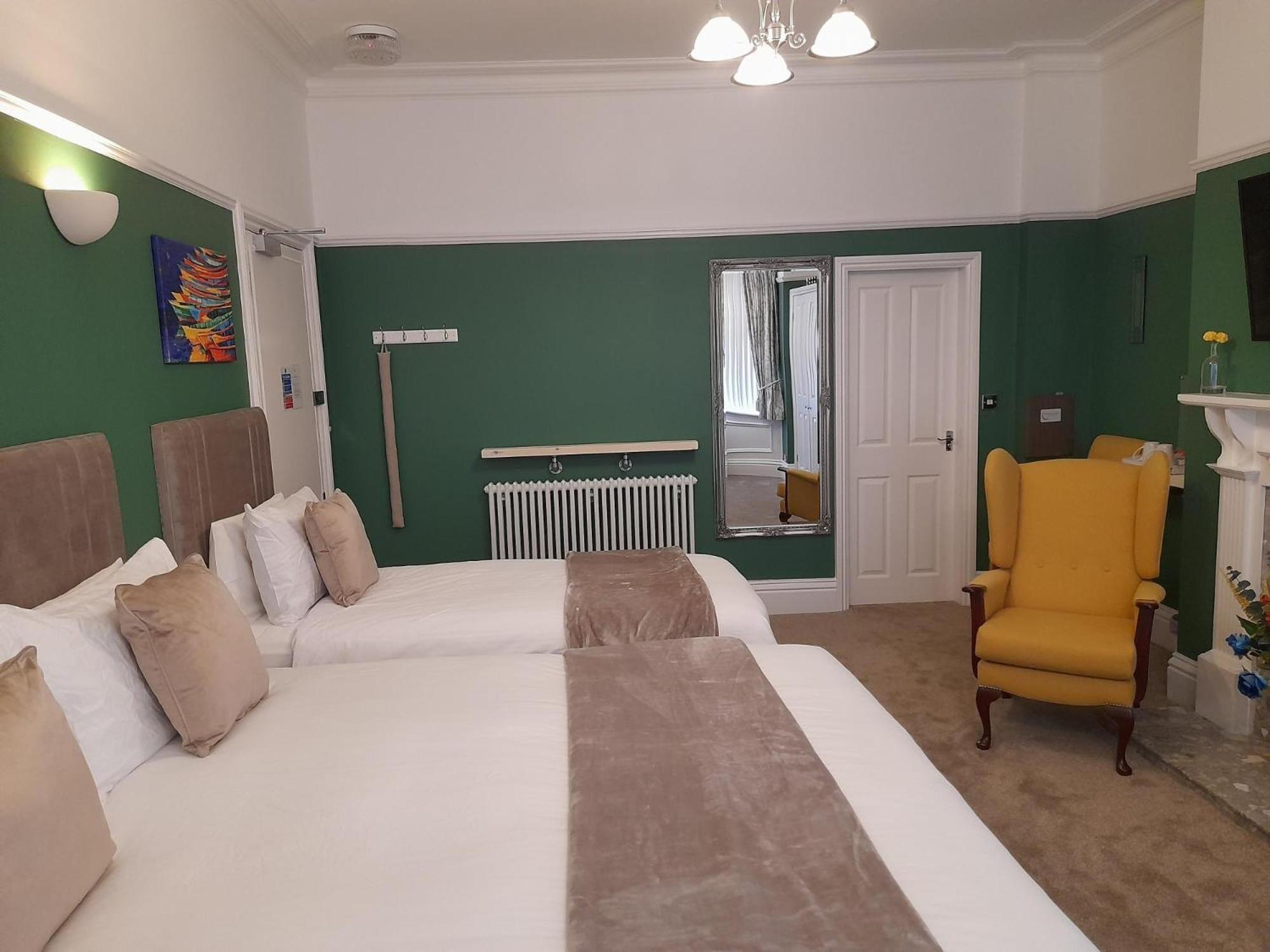 Crescent Lodge Guest House Γουίτμπι Δωμάτιο φωτογραφία