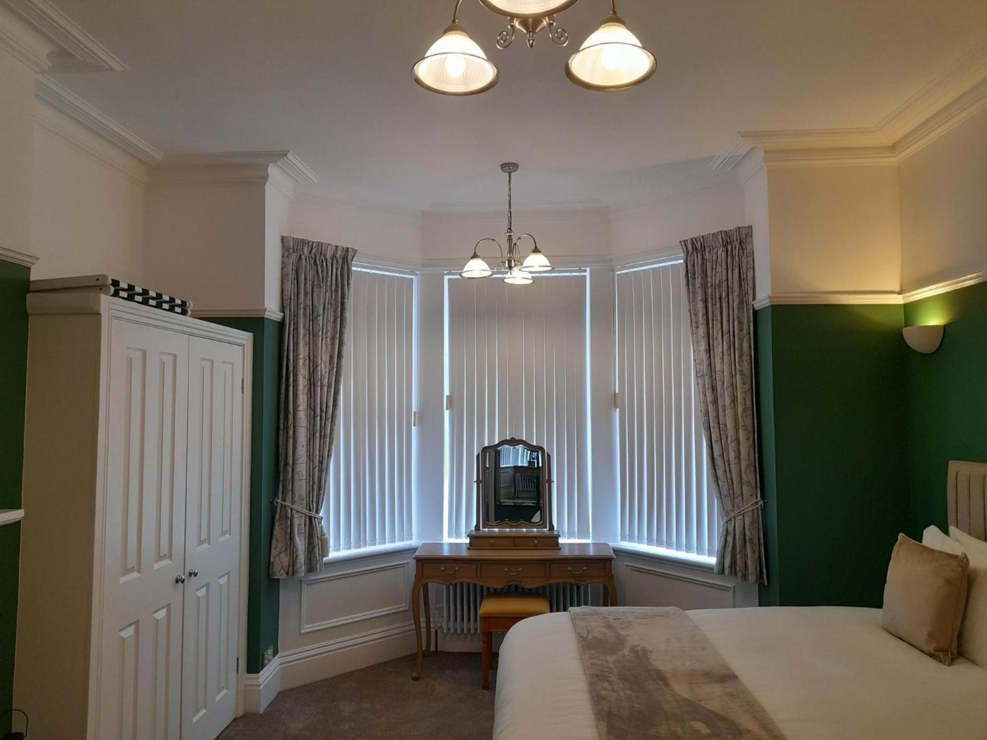 Crescent Lodge Guest House Γουίτμπι Δωμάτιο φωτογραφία