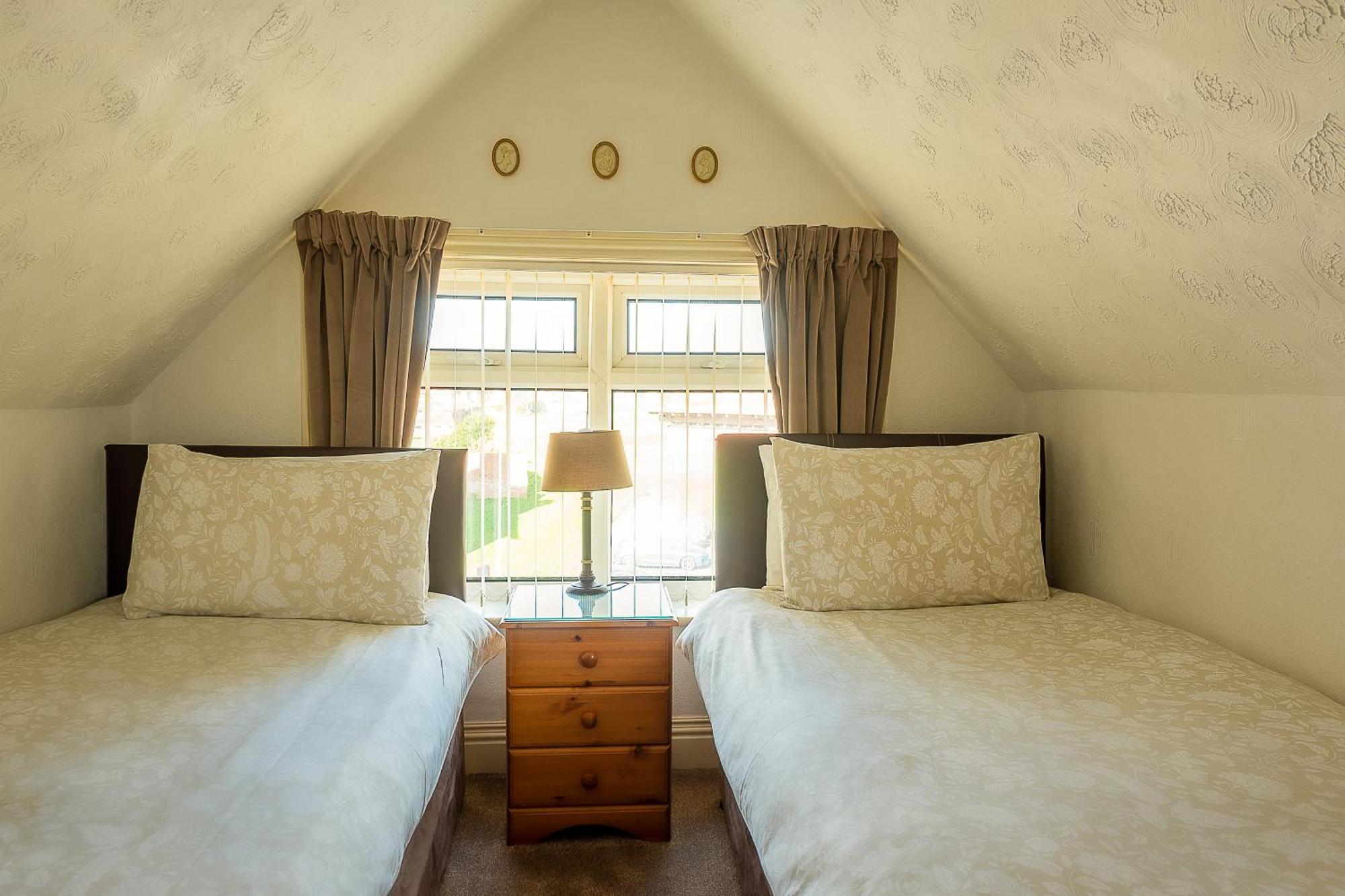 Crescent Lodge Guest House Γουίτμπι Δωμάτιο φωτογραφία